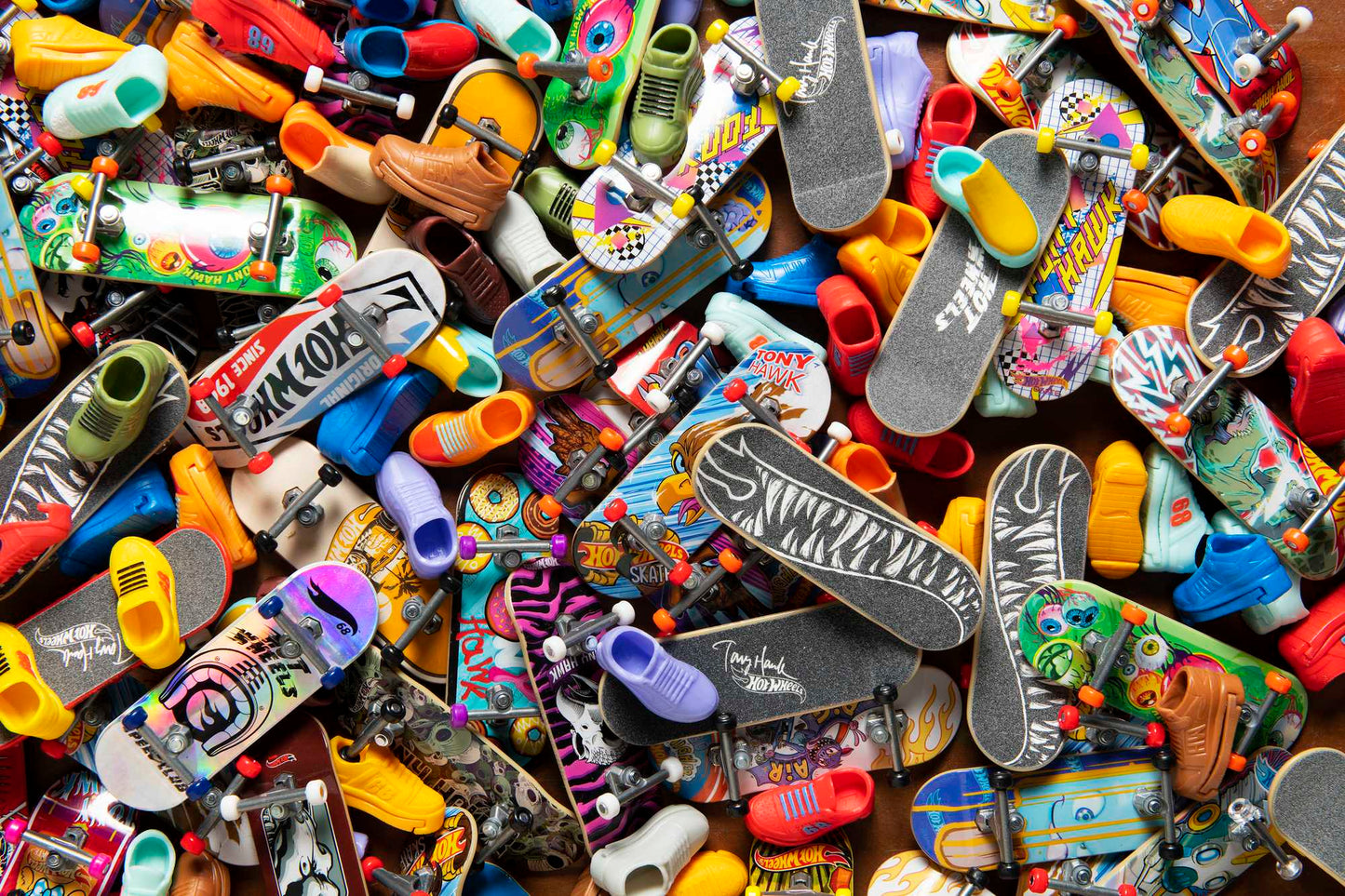 Hot Wheels Skate Vehículo de Juguete Patineta con Tenis Sorpresa