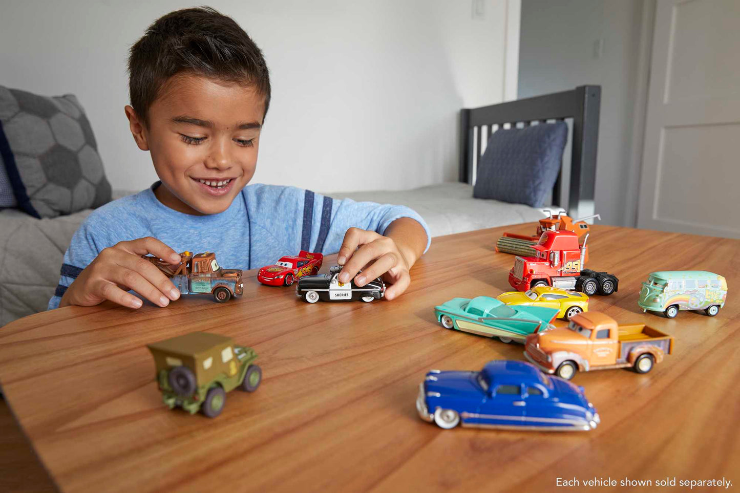 Carros da Disney e Pixar Diecast Veículo de Brinquedo Rust-Eze Cruz Ramírez