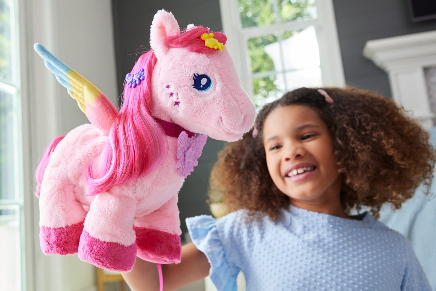 Barbie® A Touch Of Magic Peluche Pégase Marche et Bat des Ailes