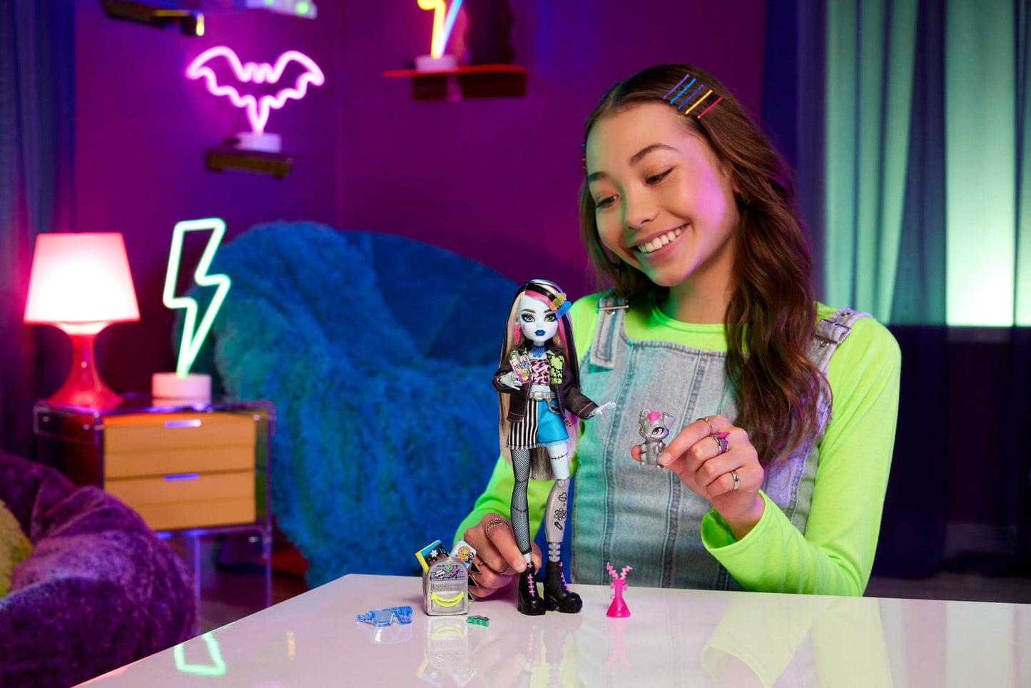 Monsterhigh-Poupée Frankie Stein-Poupée Avec Animal et Accessoires