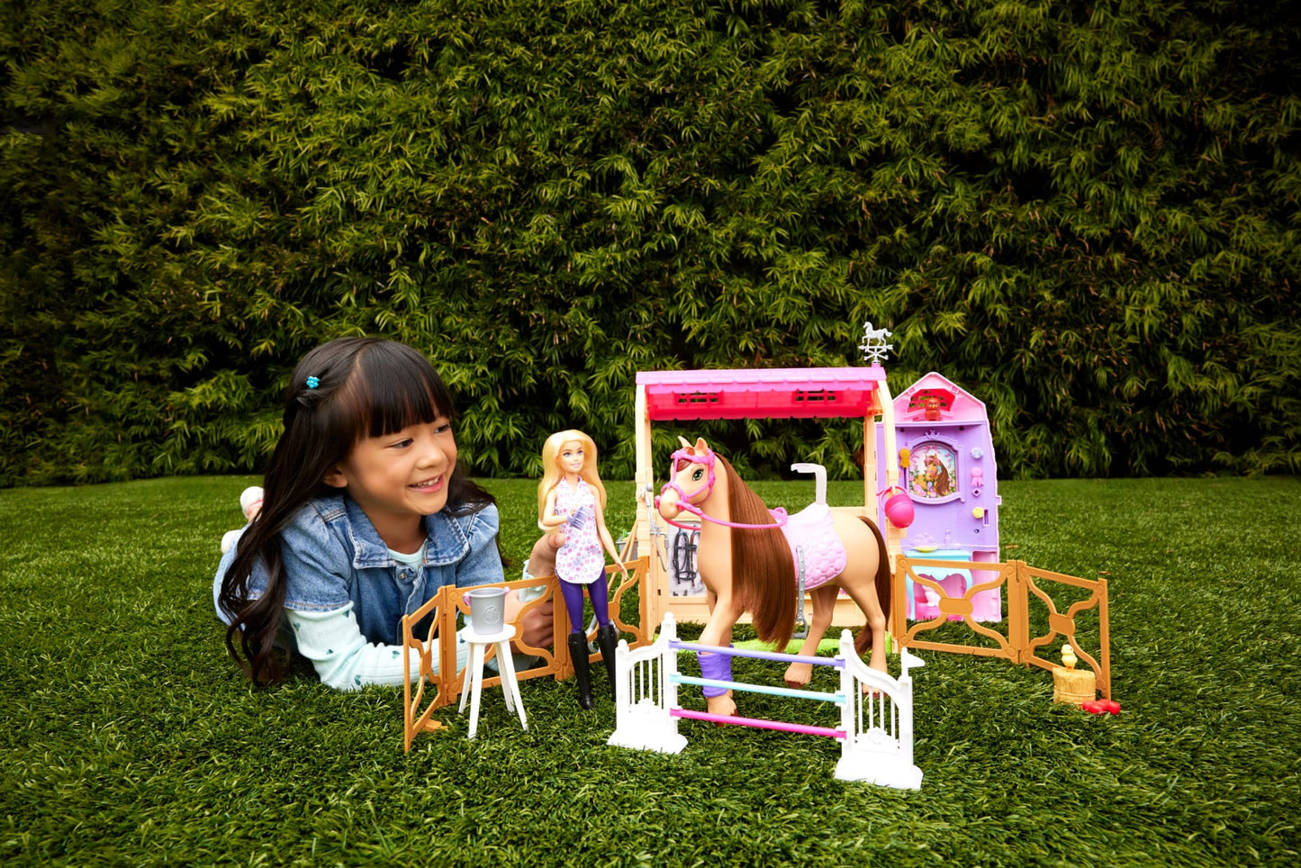 Barbie Detective La Gran Carrera de Caballos Set de Juego Establo de los Sueños