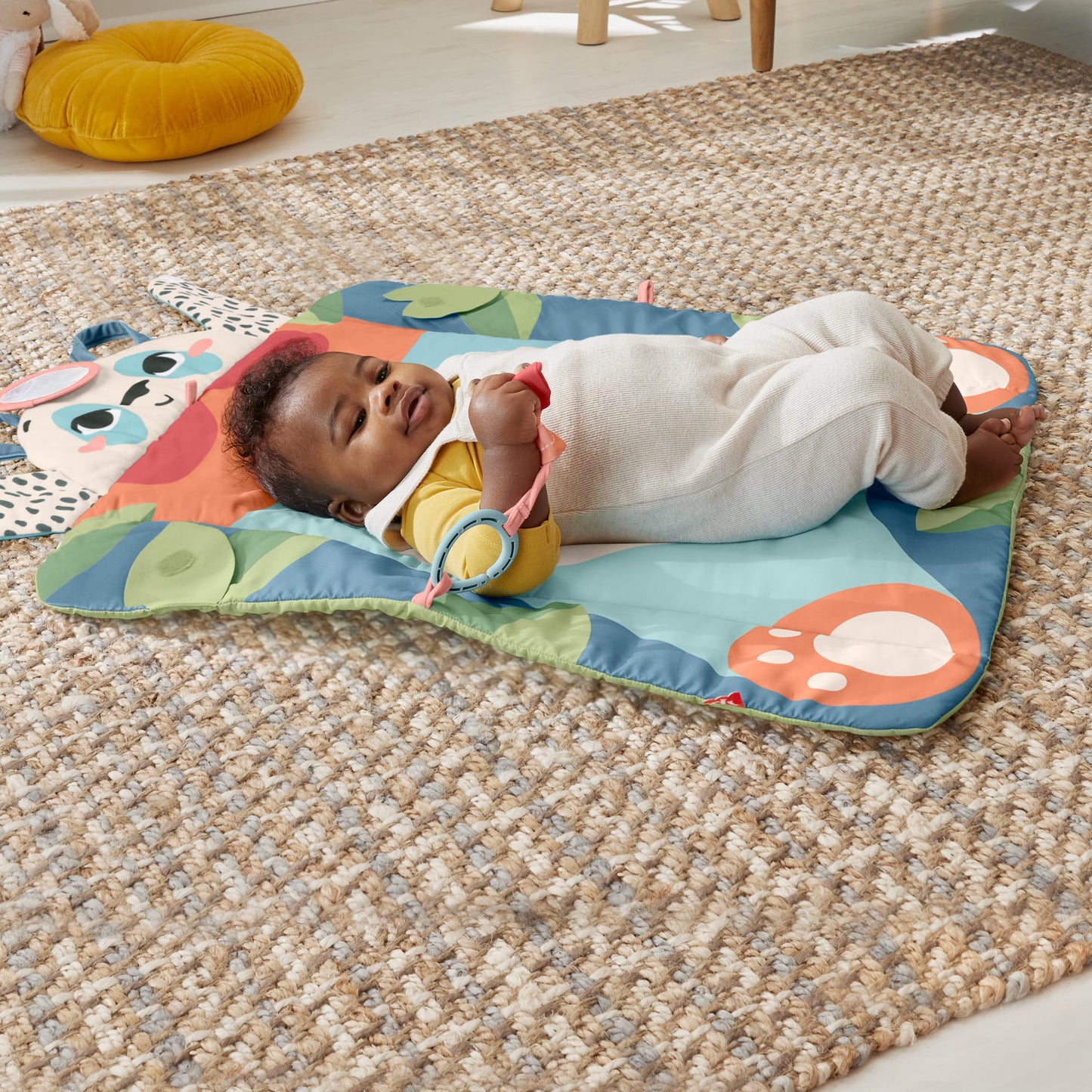 Fisher-Price  Planet Friends  Tapis D’Éveil Panda à Rouler, 2Jouets